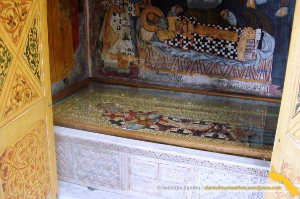 Dionisiu. Mormantul Patriarhului Nifon al C-tinopolului (2), interior