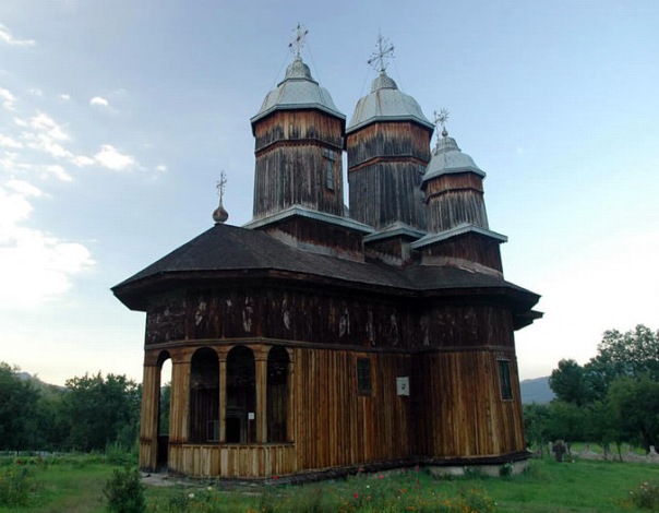 biserica-manastirii-de-la-poiana-marului